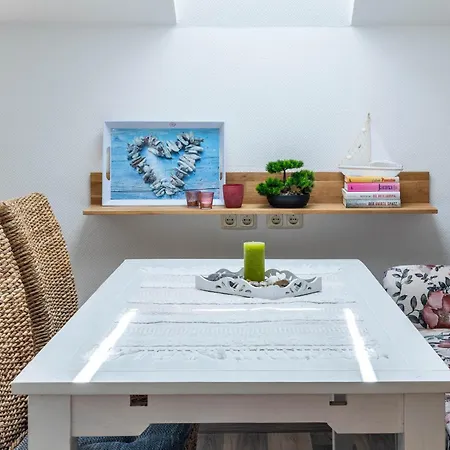 Haus Seeblick 16 Apartment *